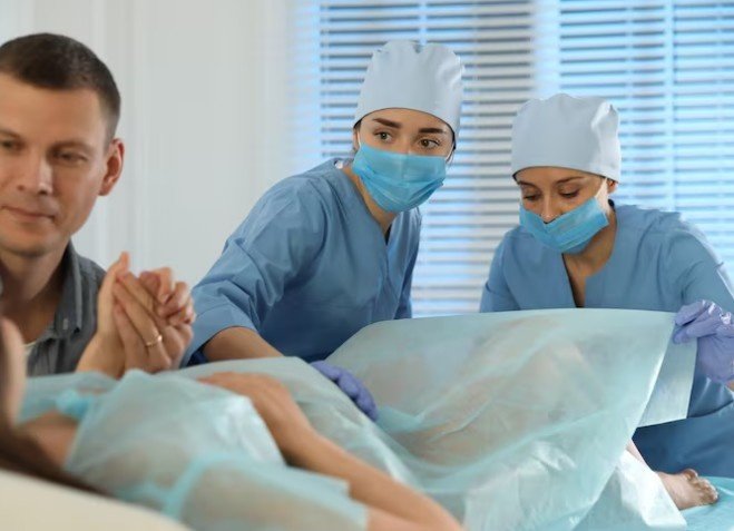 Best Lap Surgery for Ectopic Pregnancy in Khora Colony